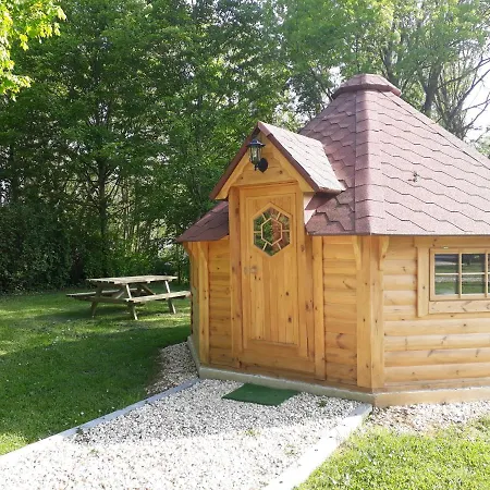 Camping Le Vallage Attigny Buitenkant foto